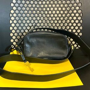 Fossil leather crossbody purse!!